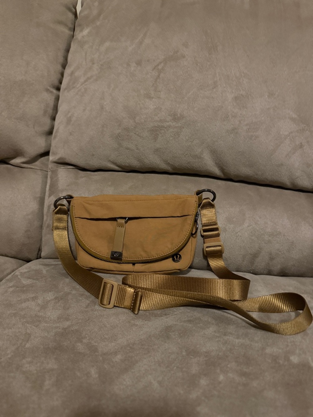 lululemon athletica All night Festival-MICRO Crossbody Bag in Camel